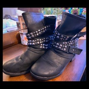 Dirty Laundry Motorcycle Studded Boots sz 7.5/38.5